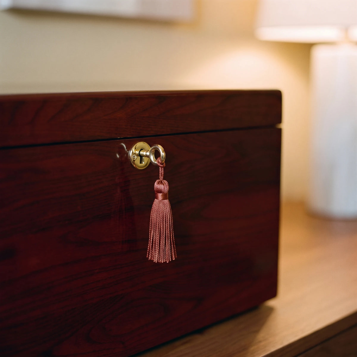 Remembrance Companion Urn Chest - close-up detail