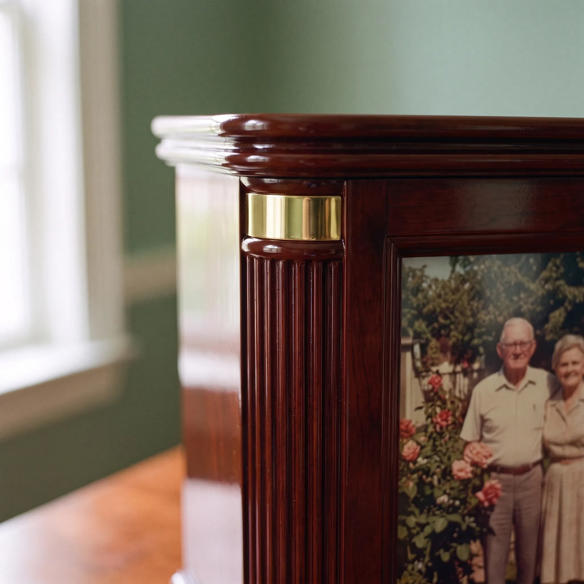 Honor II Adult Photo Urn - close-up detail