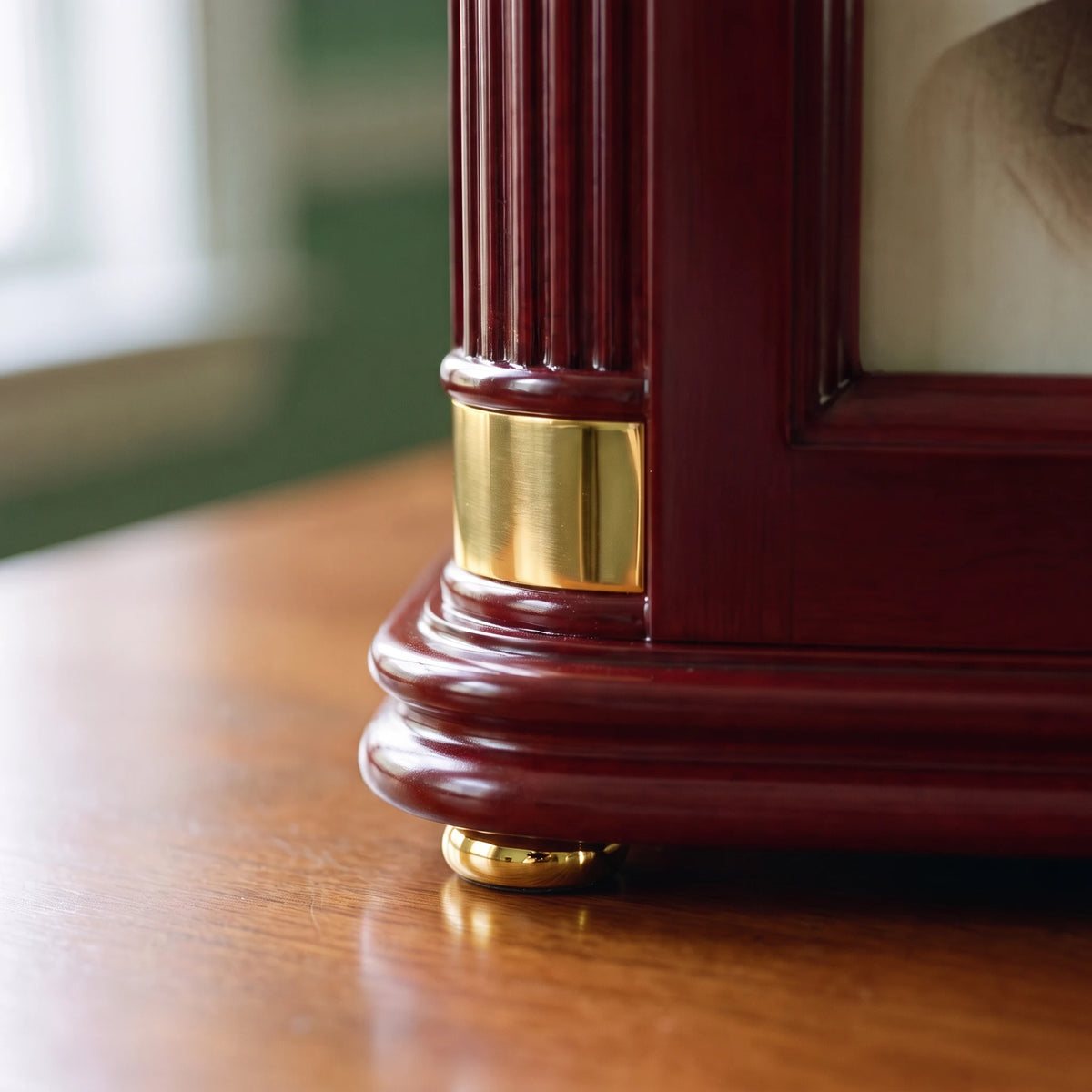 Honor II Adult Photo Urn - second close-up detail