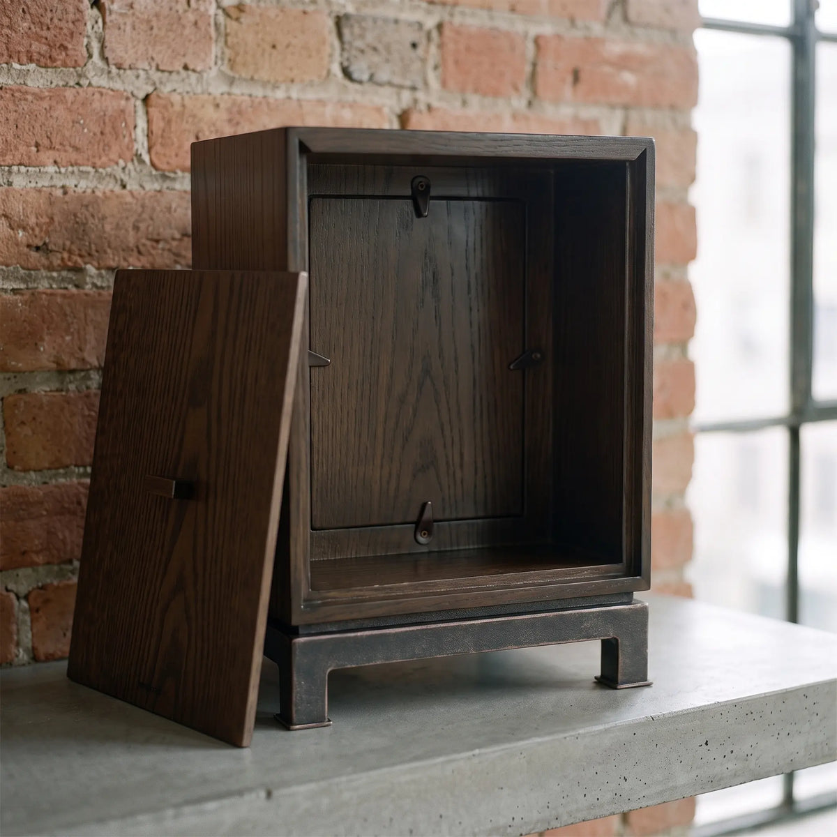 Metro II Adult Photo Urn - open view