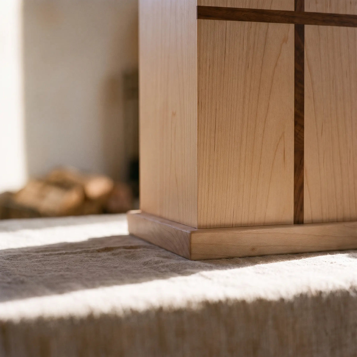 Covenant Maple Urn - second close-up detail